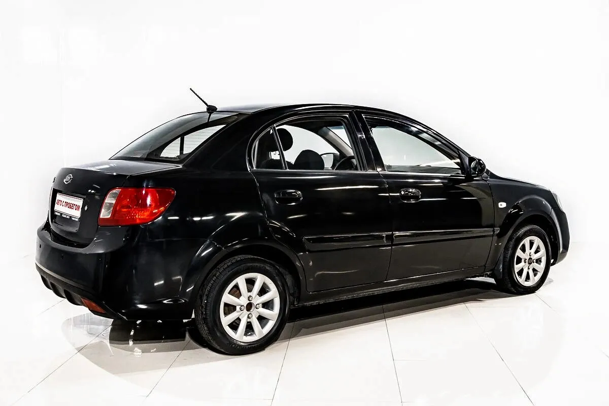 Kia Rio II Рестайлинг — фото 2