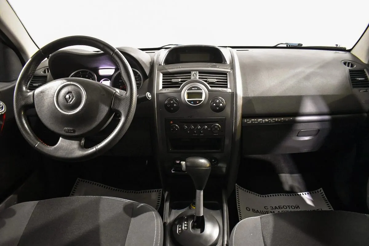 Renault Megane III Рестайлинг — фото 5