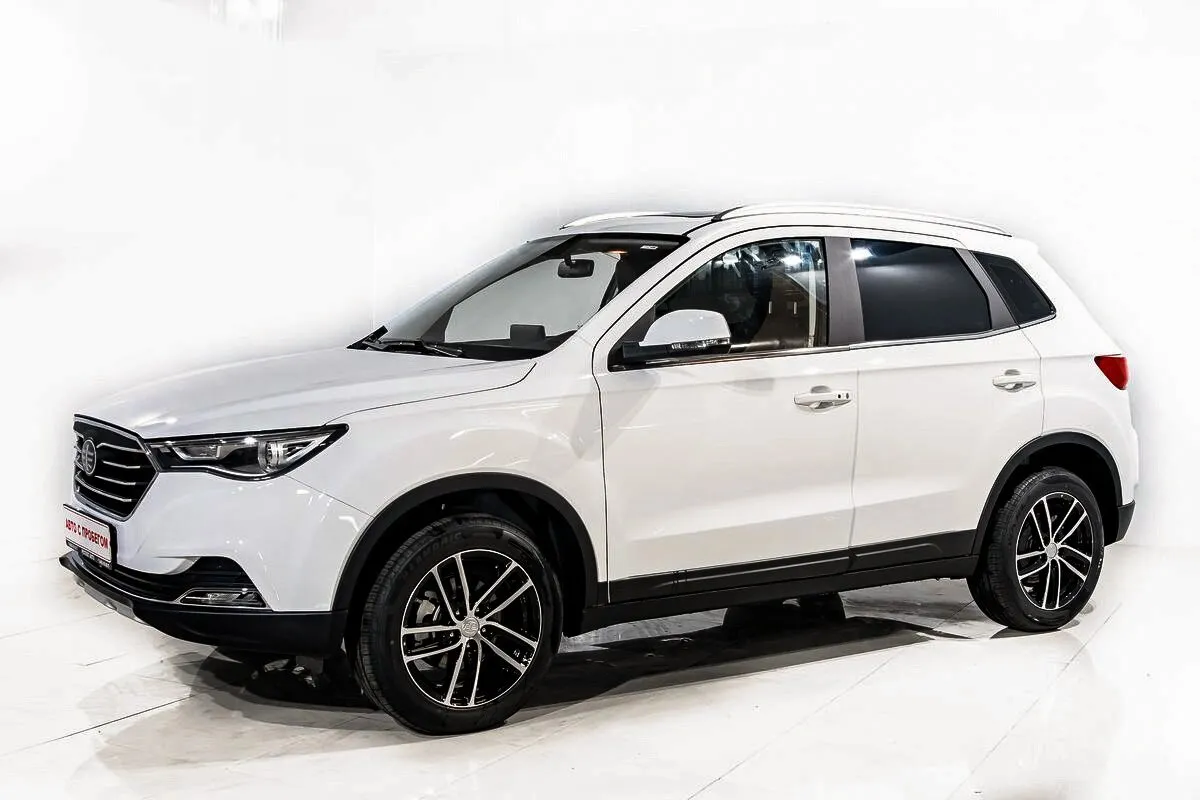 FAW Besturn X40 I · Luxury
