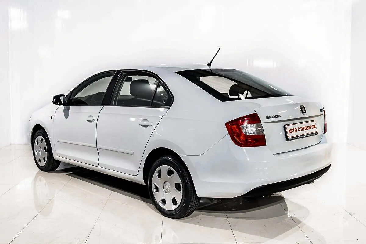 Skoda Rapid I — фото 4