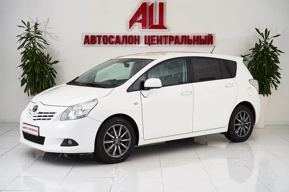 Toyota Verso I · Элеганс