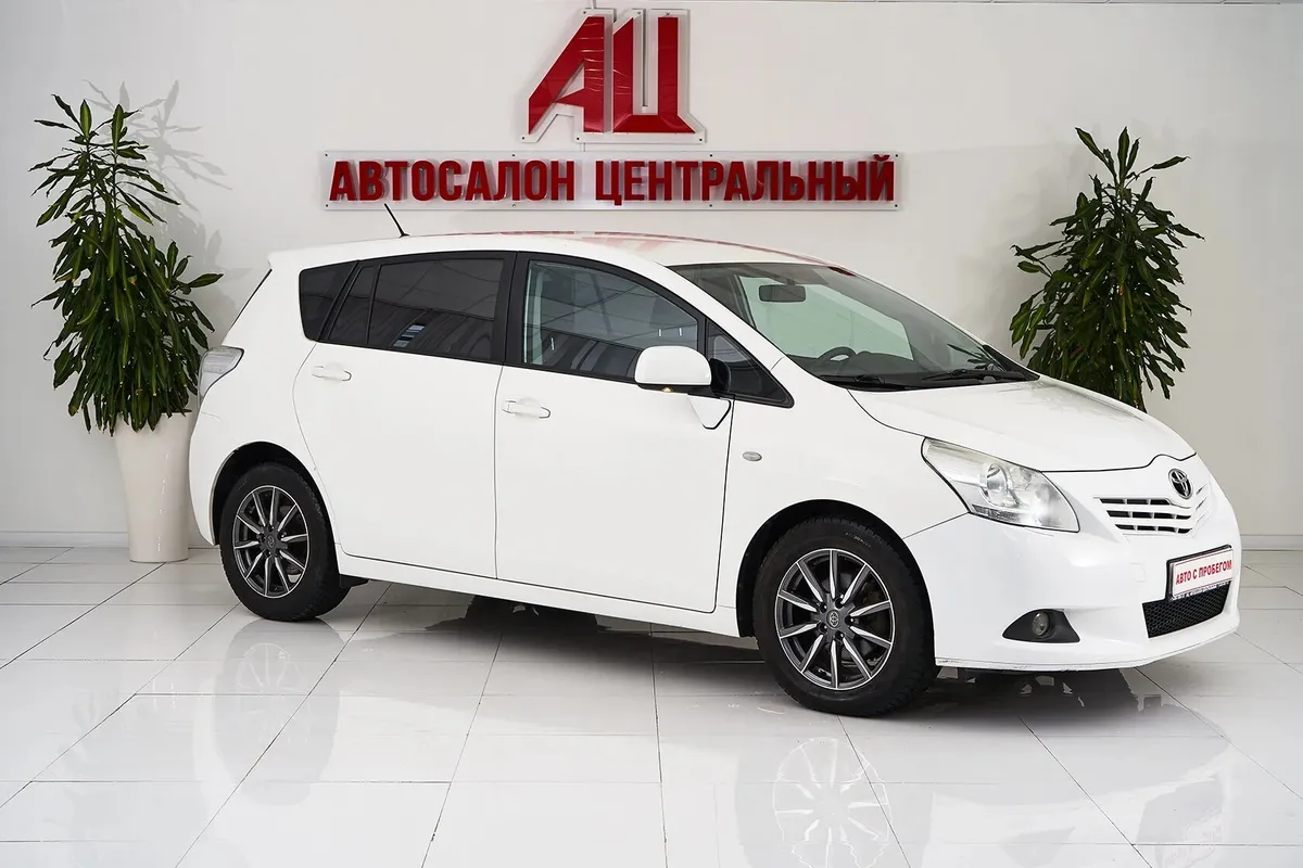 Toyota Verso I · Элеганс — фото 3