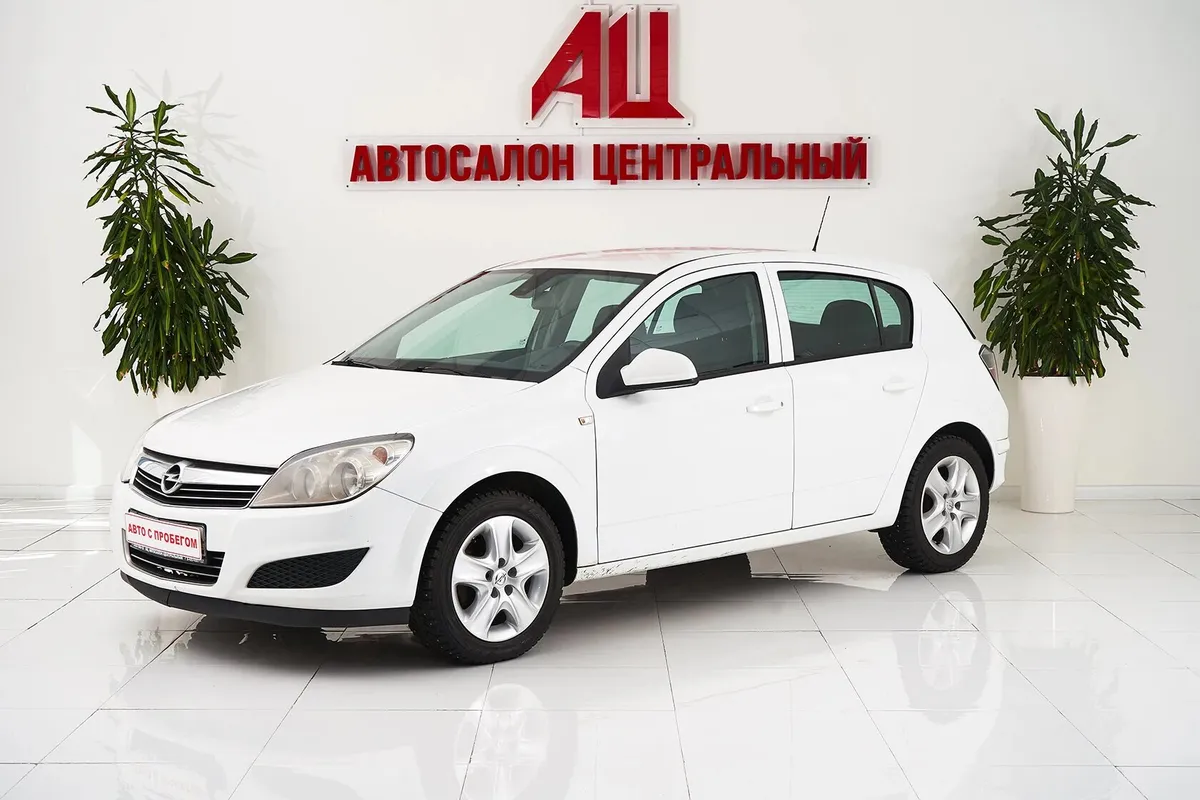 Opel Astra J · Essentia