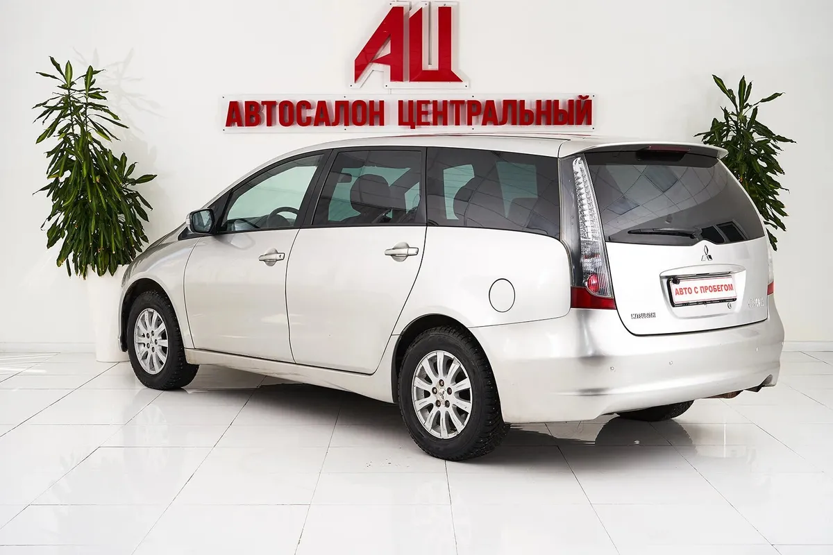 Mitsubishi Grandis I — фото 4