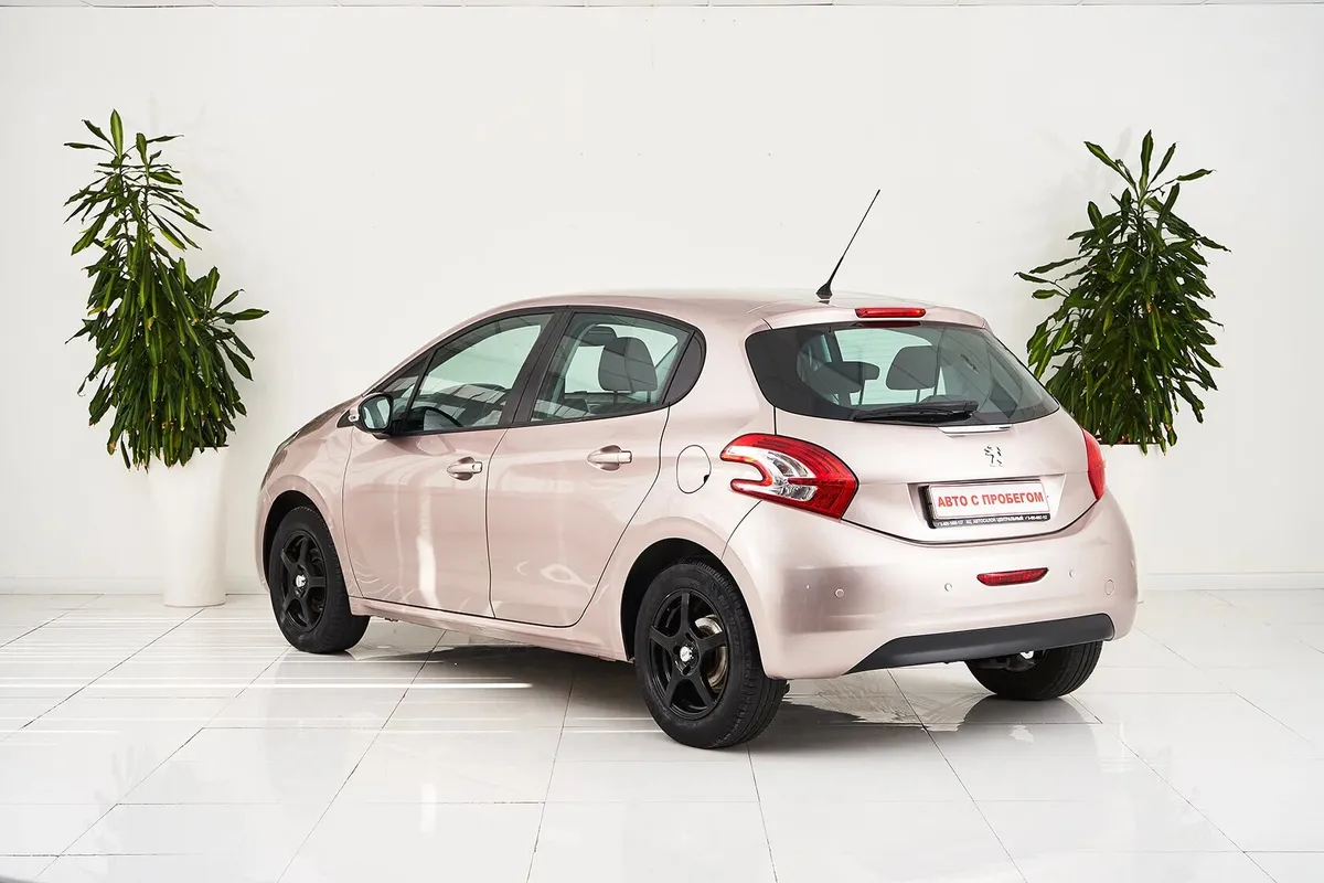 Peugeot 208 I — фото 4