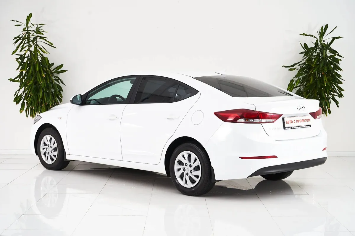 Hyundai Elantra VI (AD) — фото 4
