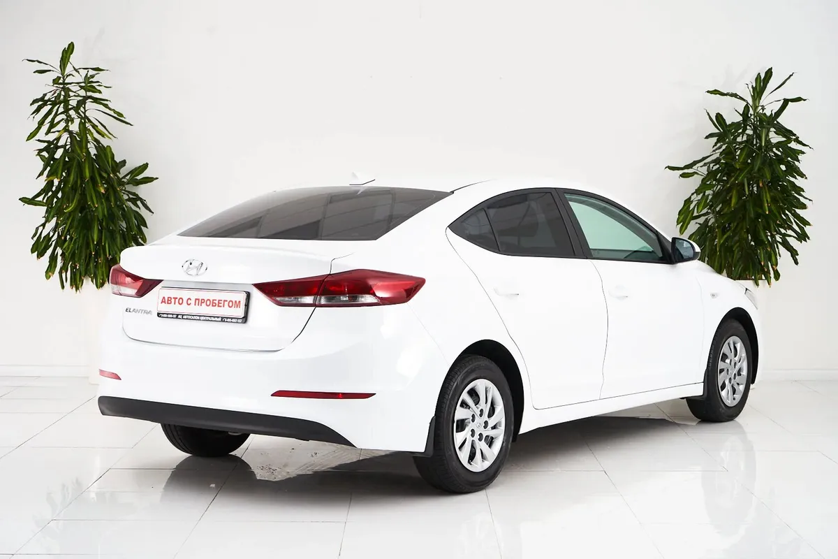Hyundai Elantra VI (AD) — фото 5