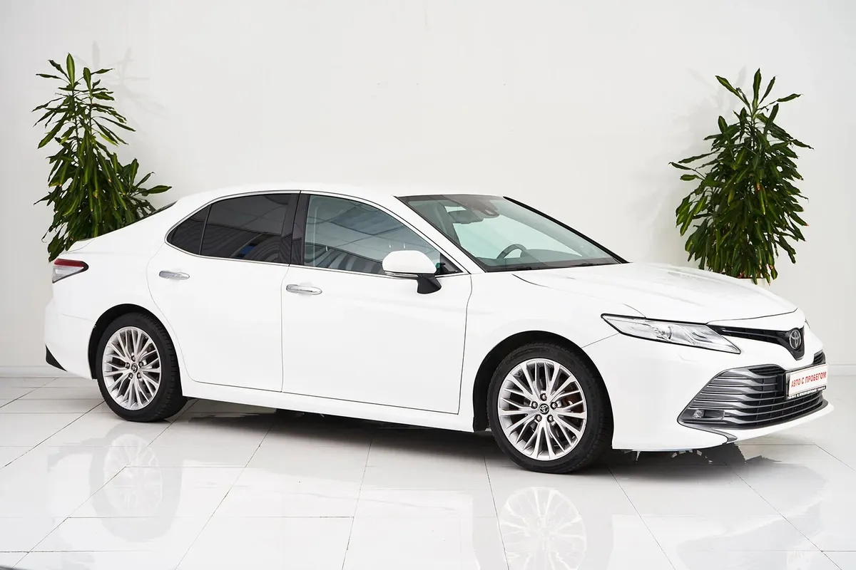 Toyota Camry VIII (XV70) — фото 3