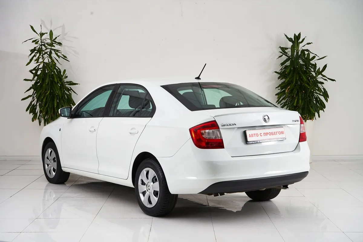 Skoda Rapid I — фото 4