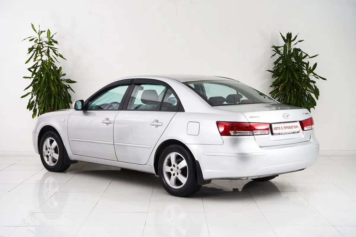 Hyundai Sonata VI (YF) — фото 4