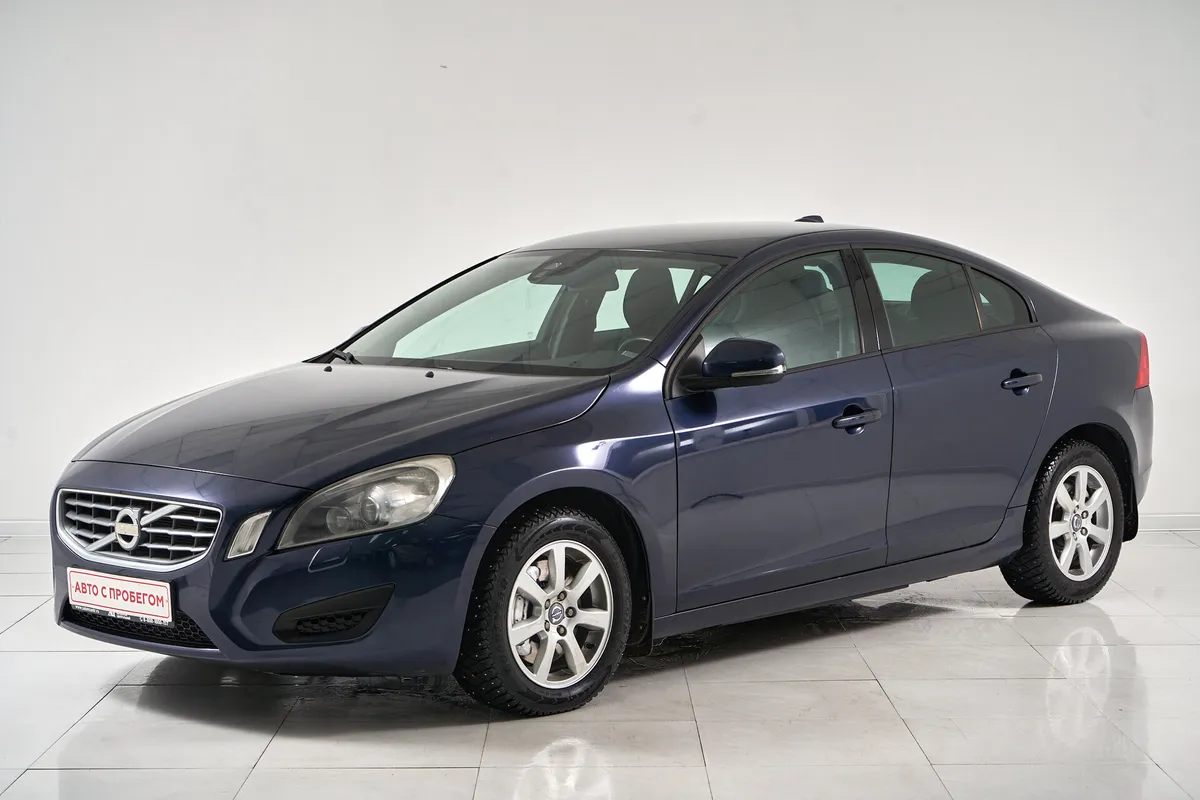 Volvo S60 II · Momentum