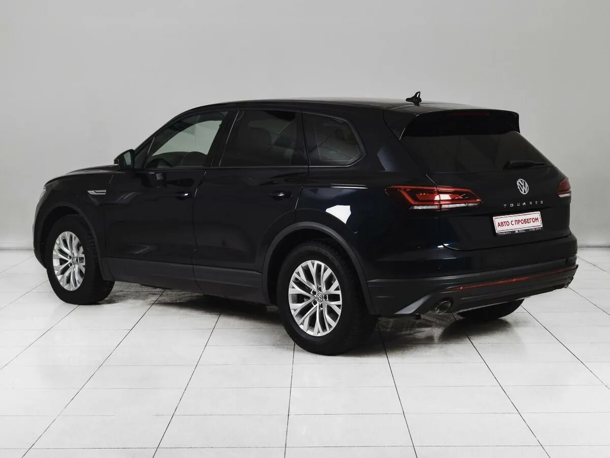 Volkswagen Touareg III — фото 2