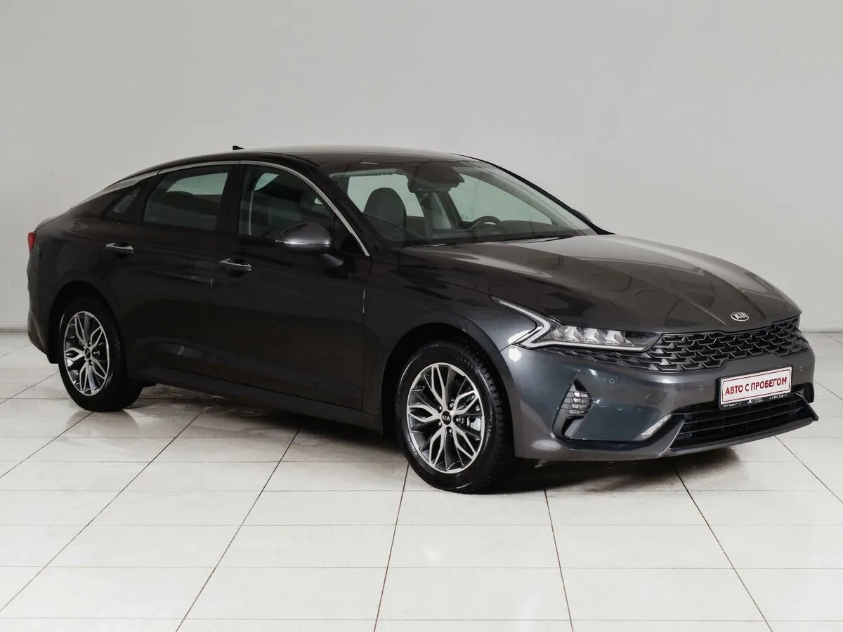 Kia K5 III · Luxe