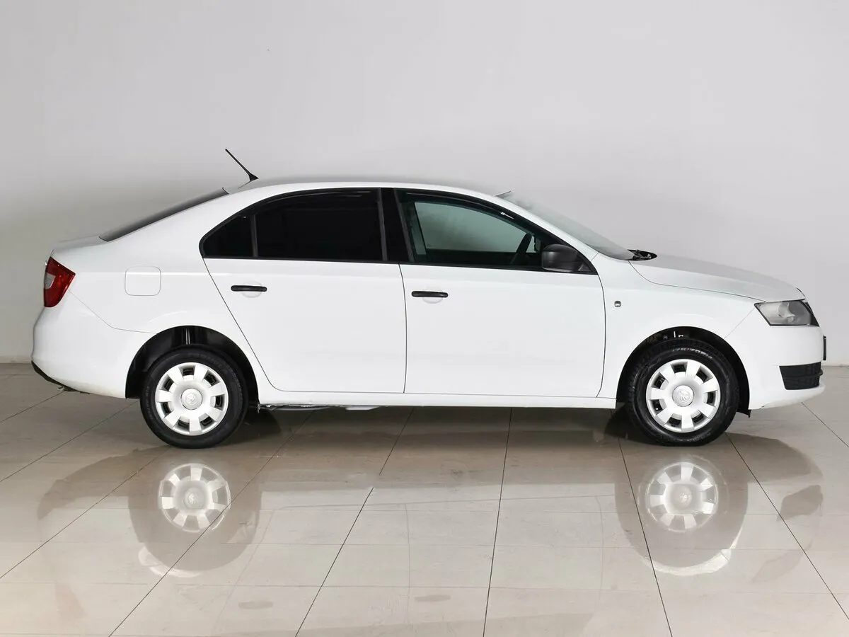 Skoda Rapid I — фото 5