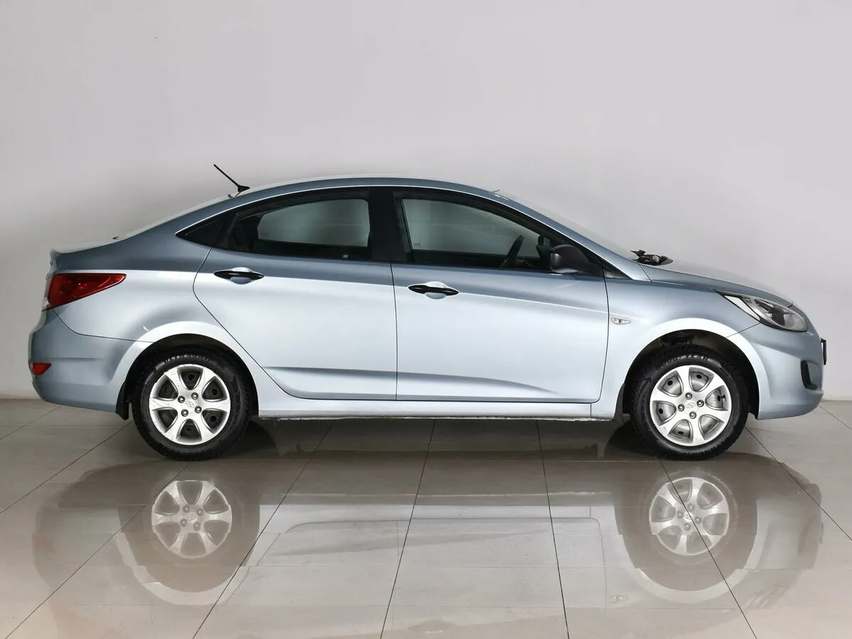 Hyundai Solaris I — фото 5