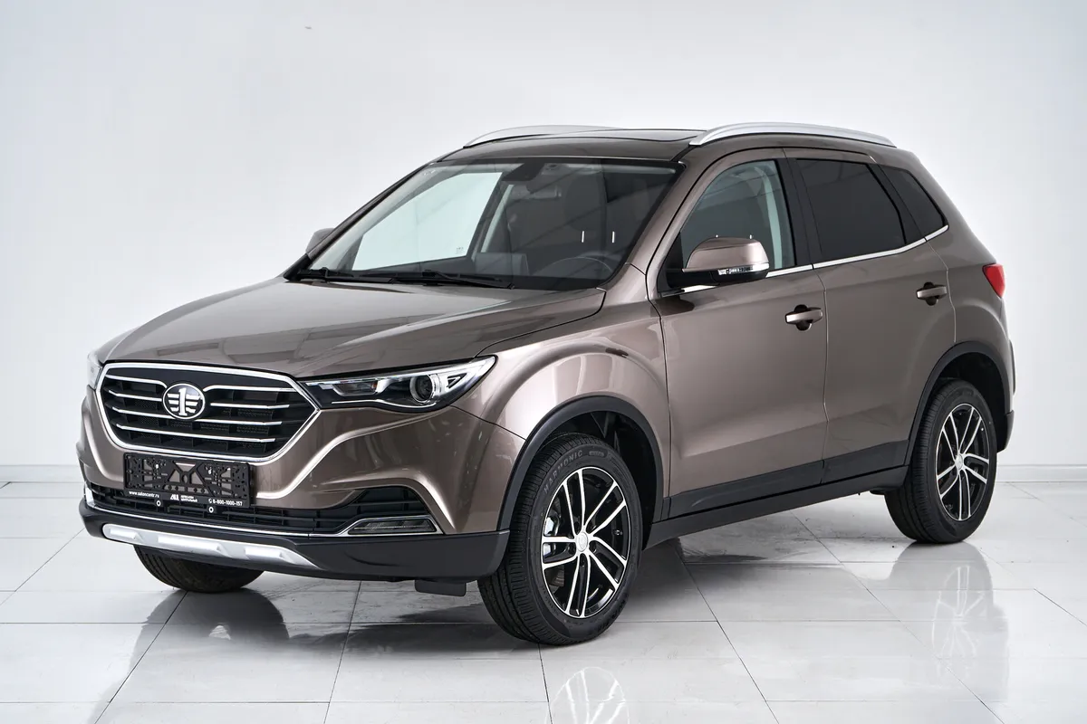 FAW Besturn X40 I · Luxury