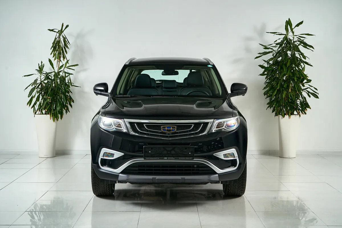 Geely Atlas I · Luxury LED + Yandex Auto — фото 2