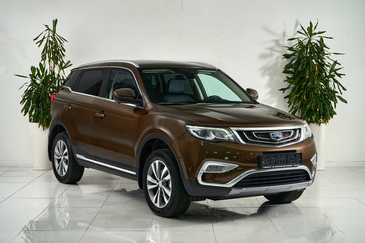Geely Atlas I · Luxury LED + Yandex Auto — фото 3