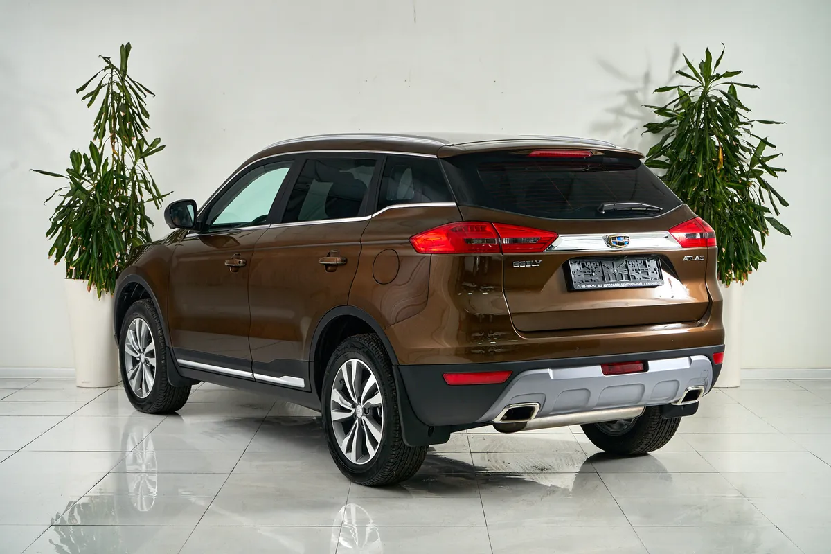 Geely Atlas I · Luxury LED + Yandex Auto — фото 4