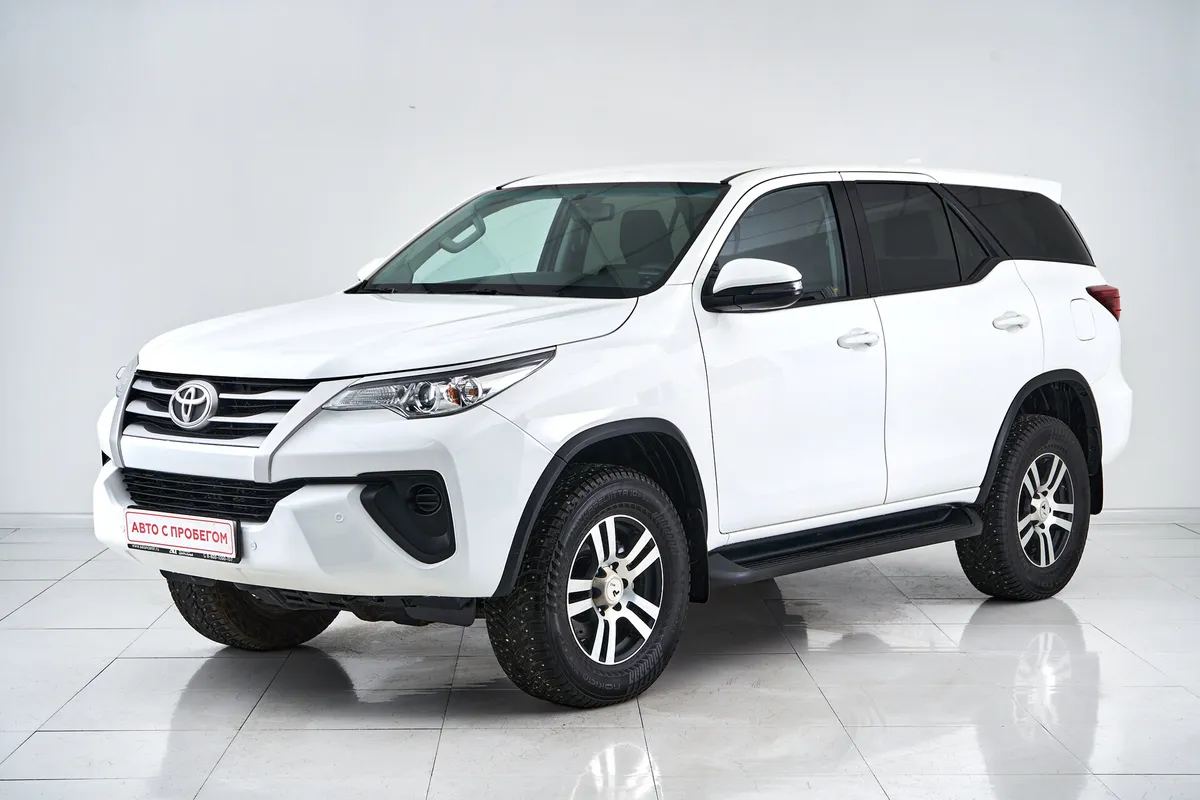 Toyota Fortuner II · Стандарт