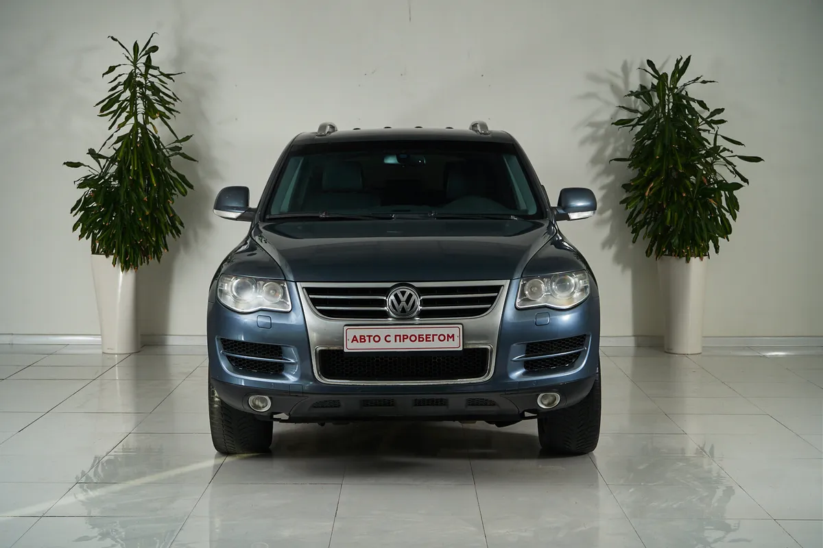 Volkswagen Touareg I Рестайлинг — фото 2