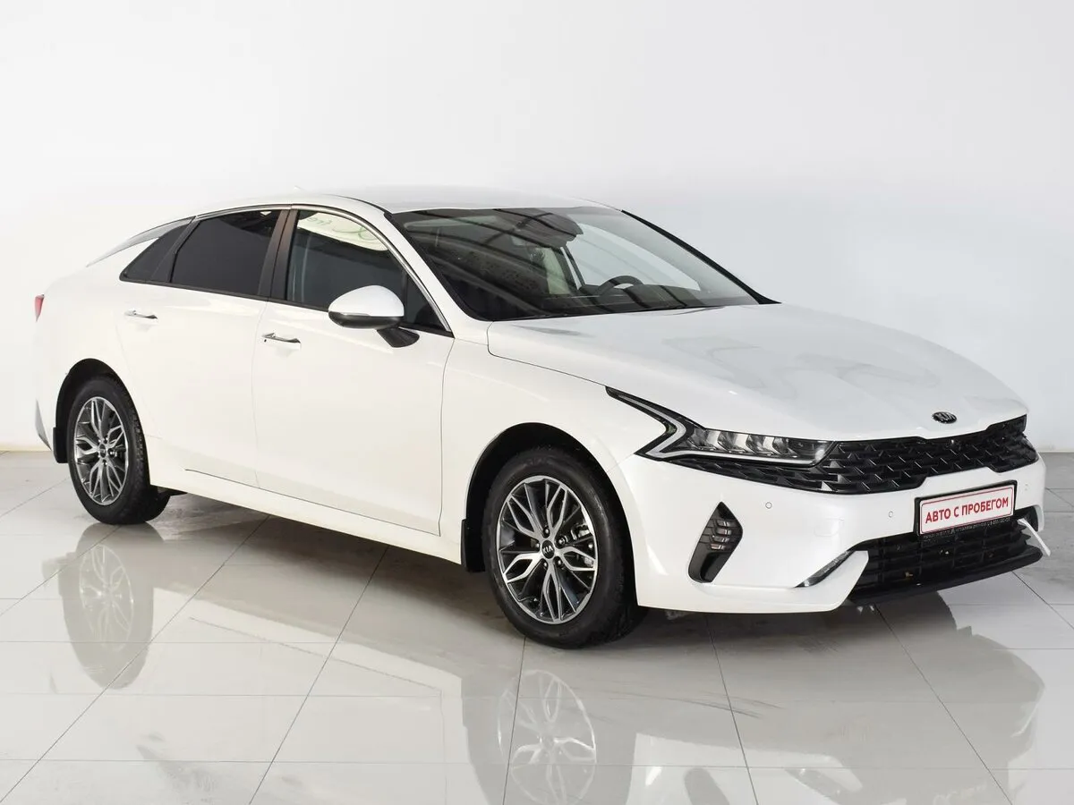 Kia K5 III · Luxe