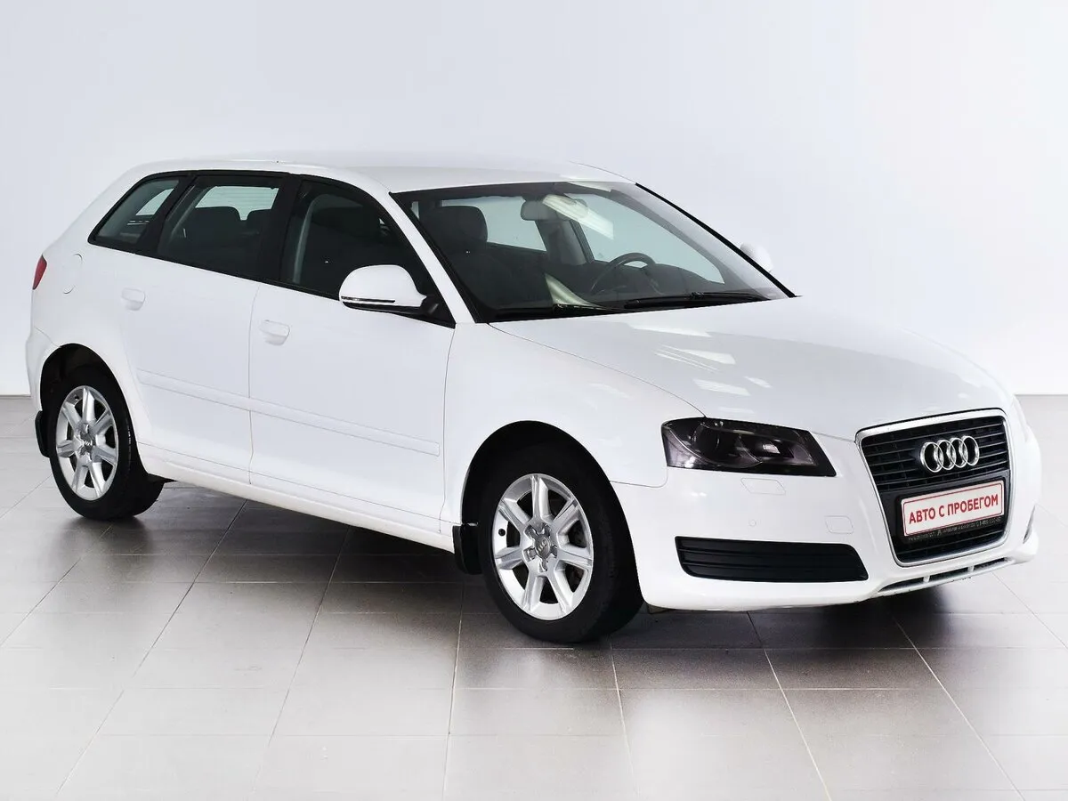 Audi A3 II (8P) Рестайлинг 2 · Ambition