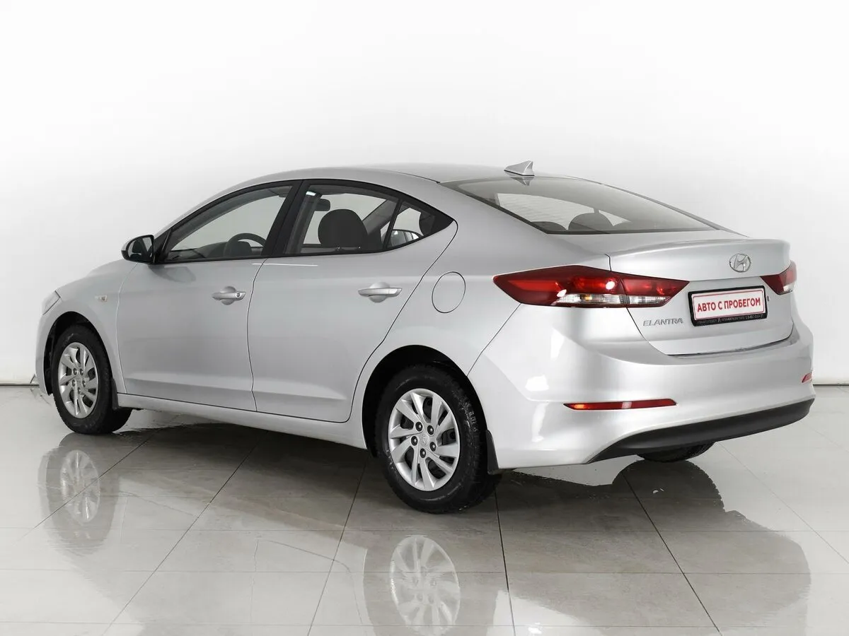 Hyundai Elantra VI (AD) — фото 3