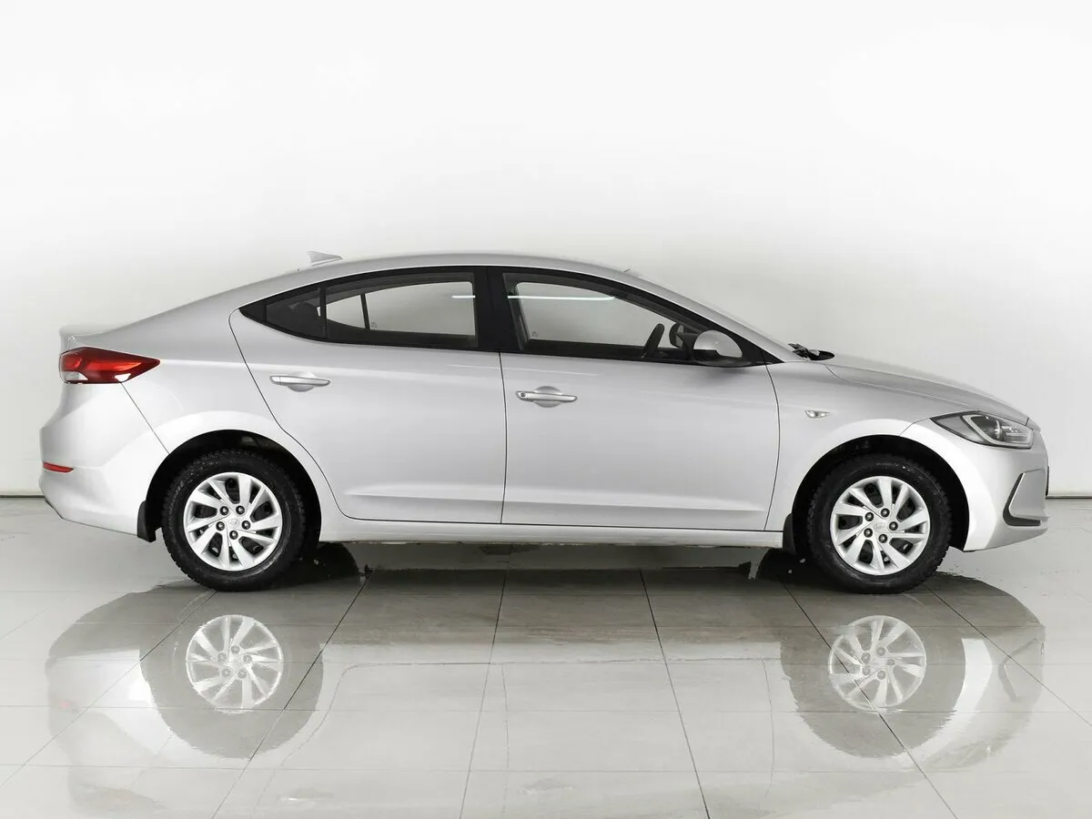 Hyundai Elantra VI (AD) — фото 5