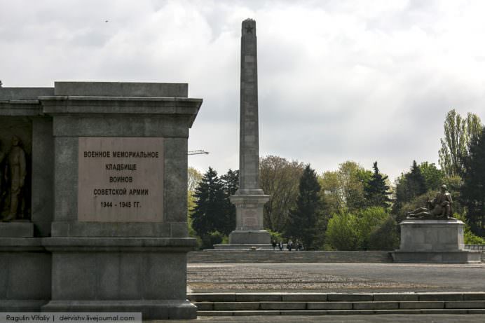 Варшава кладбище-мемориал1