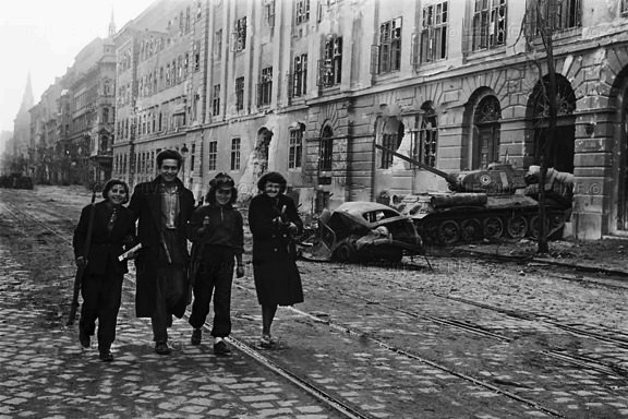 Венгрия 1956 год – как фашисты убивали коммунистов (18 +)