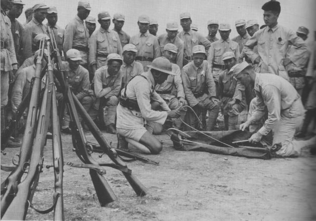 Китайские офицеры. Квейлин, июнь 1944 года