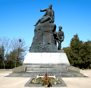 Памятник В.А. Корнилову в Севастополе