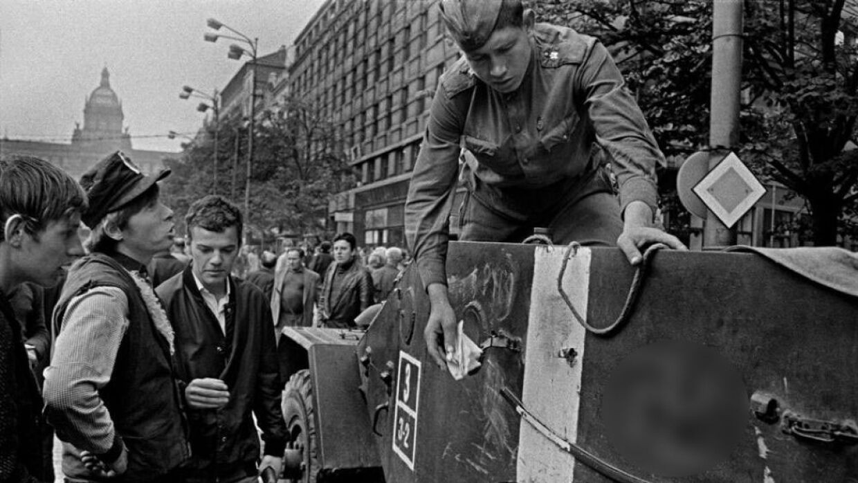 Чехословакия 1935. Восстание в Праге 1968. Советские войска в Праге. Чехословакия,1968 год.. Прага август 1968.