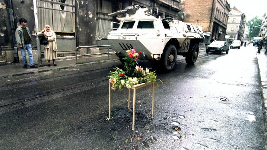 Сараево, место взрыва минометного снаряда, 1995 год. 