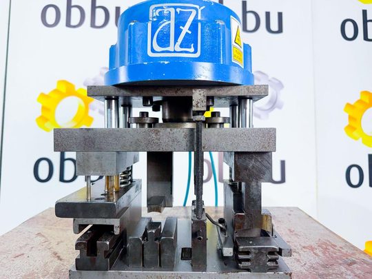 INDUSTRIAS AZ C 640 Пресс-матрица для раздвижных конструкций профильной системы Provedal
