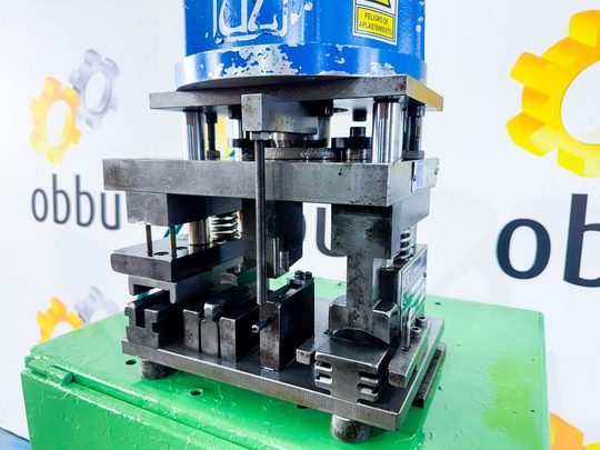 INDUSTRIAS AZ C 640 Пресс-матрица для раздвижных конструкций профильной системы Provedal