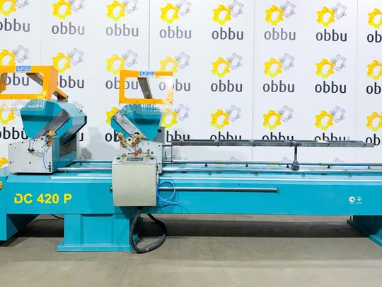 YILMAZ DC 420 P Автоматическая двухголовочная пила с фронтальной подачей пильных дисков для ПВХ и алюминиевого профиля