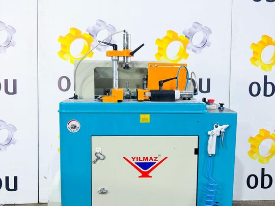 YILMAZ KM 215 S Станок для обработки торцов импоста с изменяемым углом и пневматической подачей фрезы