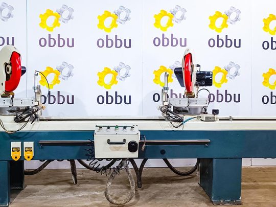 FOMINDUSTRIE MOXIE Двухголовочная пила с маятниковой подачей пильных дисков Ø 400 мм