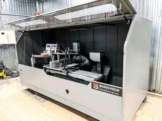 SAINT-FECO SEC-500 Вырубная автоматическая пила для резки в двух плоскостях стоечно-ригельных профилей при изготовлении фасадов и зимних садов