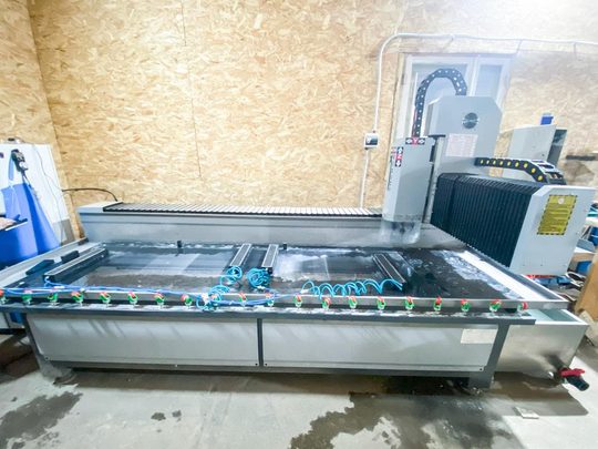 LINYI ALL-NEED MACHINERY ZXX-E0725 Фрезерный станок для стекла с ЧПУ