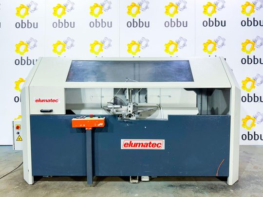 ELUMATEC AKS 134 Вырубная автоматическая пила для торцевой резки в двух плоскостях комбинированных стоечно-ригельных профилей при изготовлении фасадов, зимних садов и светопрозрачных конструкций