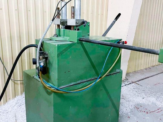 HAFFNER AF 362 Станок для фрезерования торца импоста