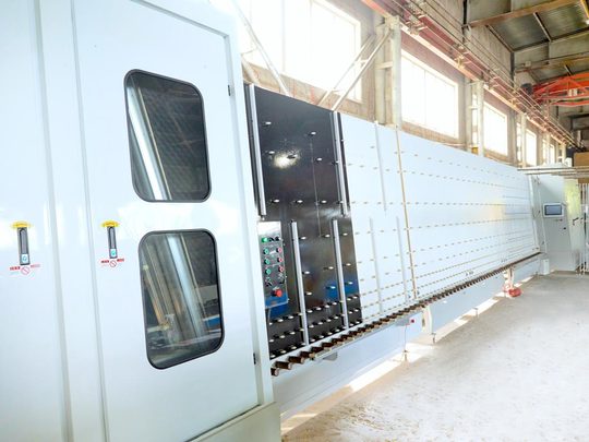 ОБОРУДОВАНИЕ ДЛЯ СТЕКЛОПАКЕТОВ РОССИЯ АВЛПП Автоматическая вертикальная линия мойки стекла и сборки стеклопакетов с панельным прессом