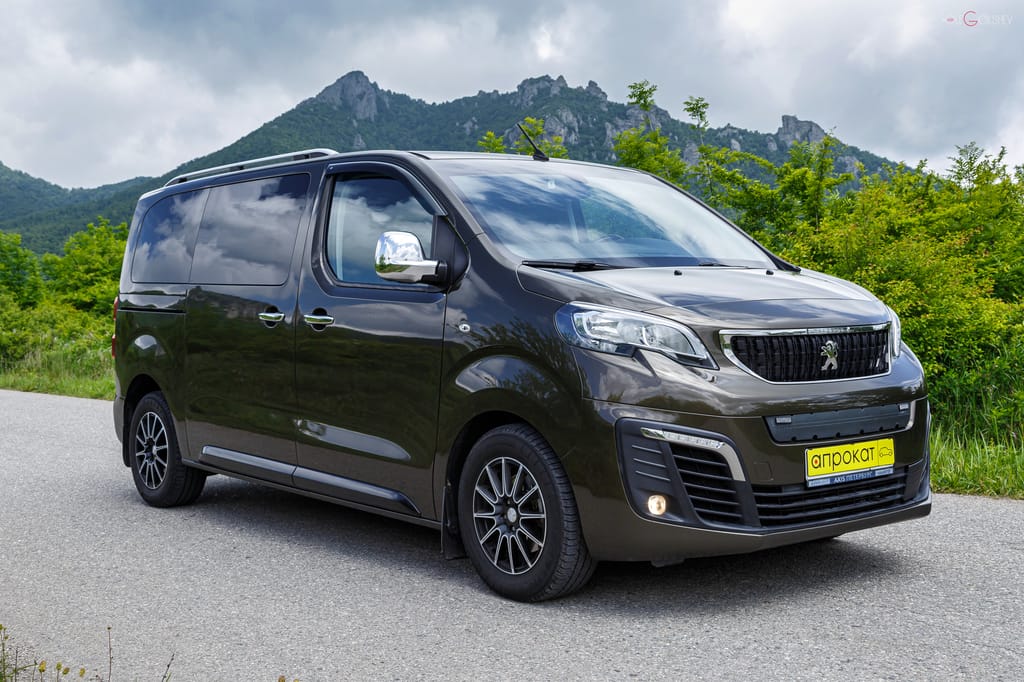 Peugeot Traveller 2018 — аренда и прокат в Пятигорске | А-Прокат