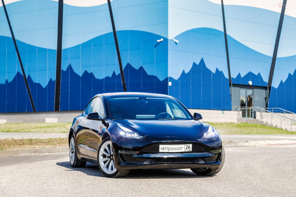 Tesla Model 3 2022 — аренда и прокат в Пятигорске | А-Прокат