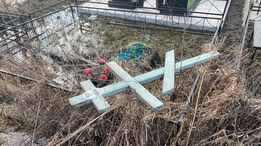 кладбище, крест