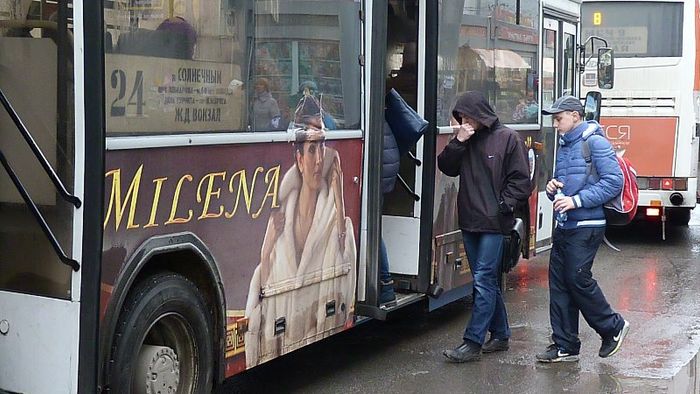 автобус_маршрут 24_пассажиры_весна