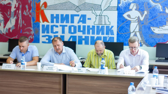 Комитет Коренного в колледже в Нефтяниках